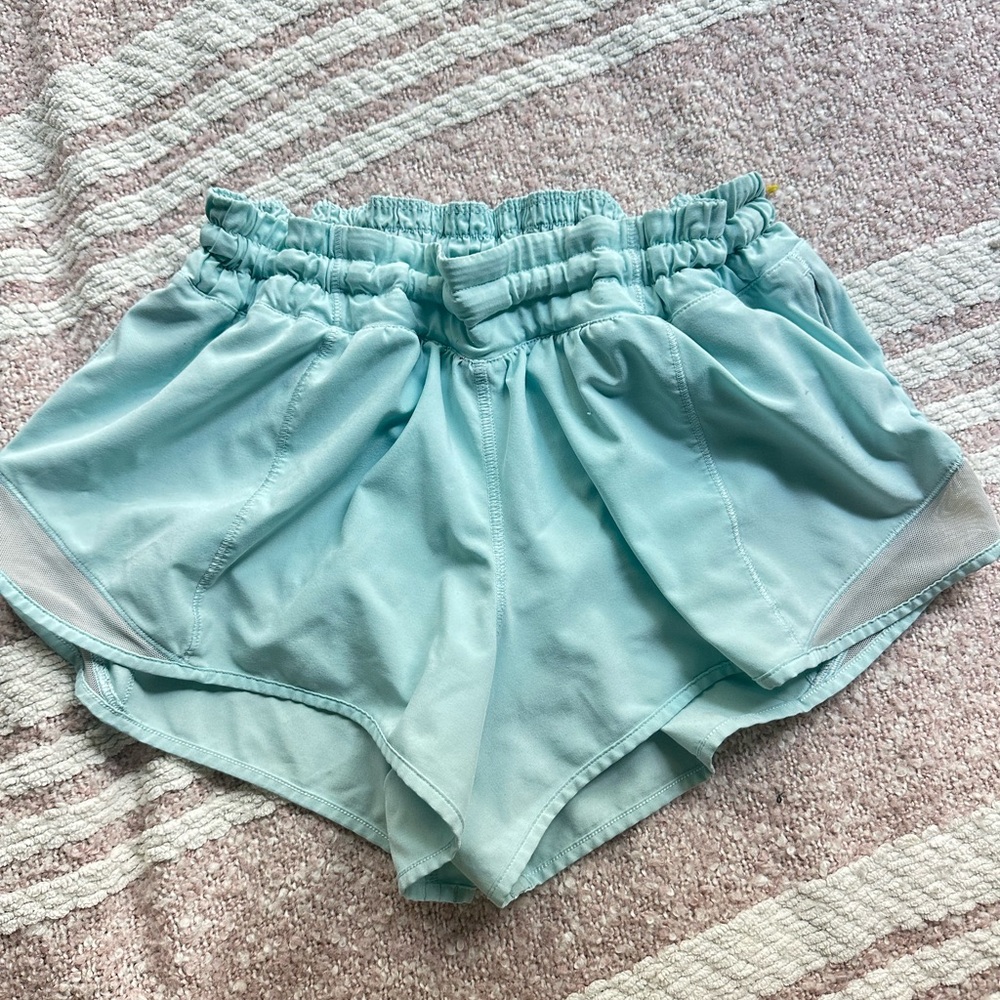 Lululemon Hotty Hots 2.5” in shade: BLUE GLOW (not sold anymore!)